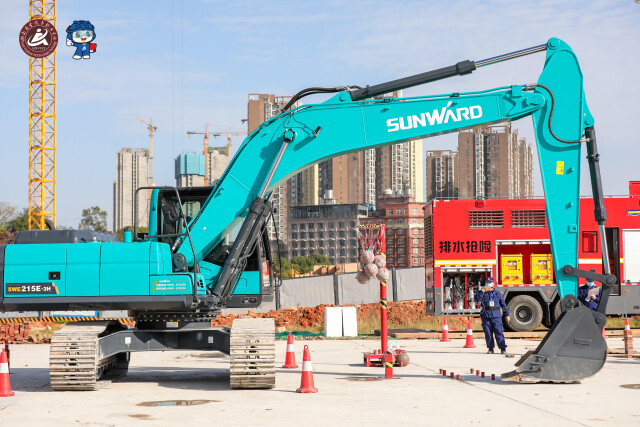 轮胎式挖掘机和履带式挖掘机，你更看好哪个？