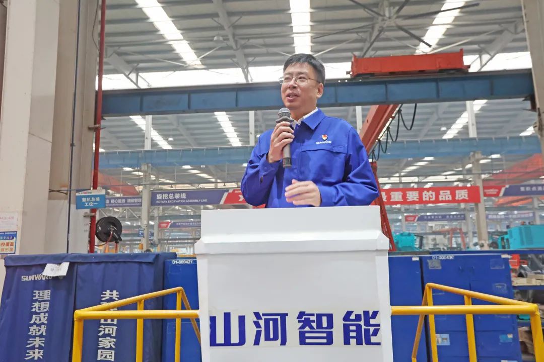 向楷模进建！3499拉斯维加斯线路智能56名职工受到职工职业技术较量赞美