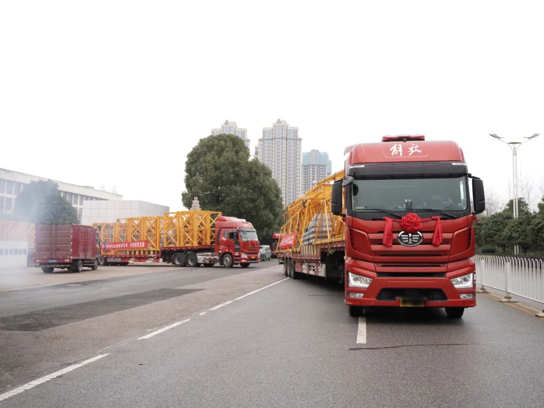 “虎”力全开！3499拉斯维加斯线路江麓开门红发货典礼隆沉进行