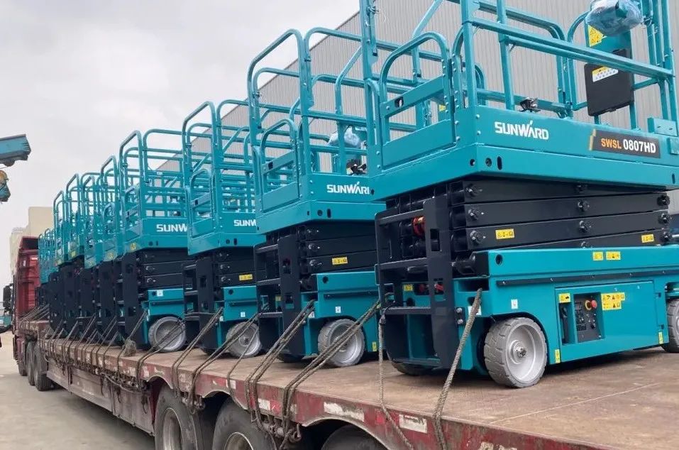 创下单日最高发货量纪录！3499拉斯维加斯线路高机设备集中发货