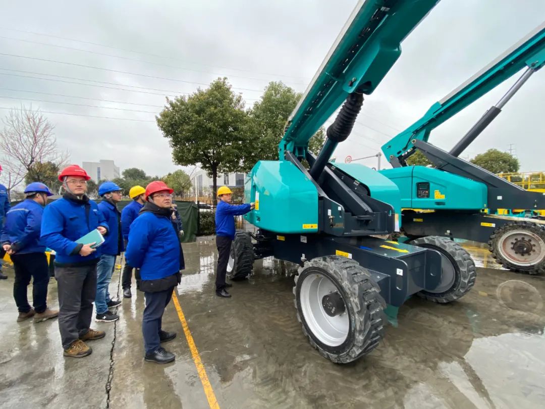 勇闯蓝海！3499拉斯维加斯线路智能两款臂式高空作业平台正式“前途”