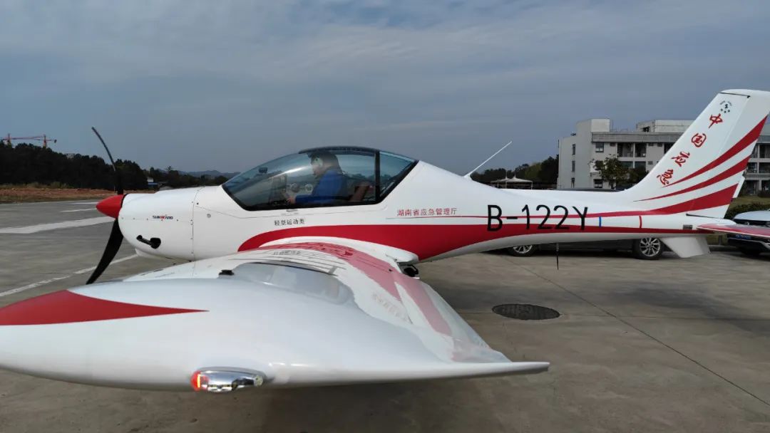 火情就是号令！湖南航空应急接济队3499拉斯维加斯线路机组展示“3499拉斯维加斯线路速度”