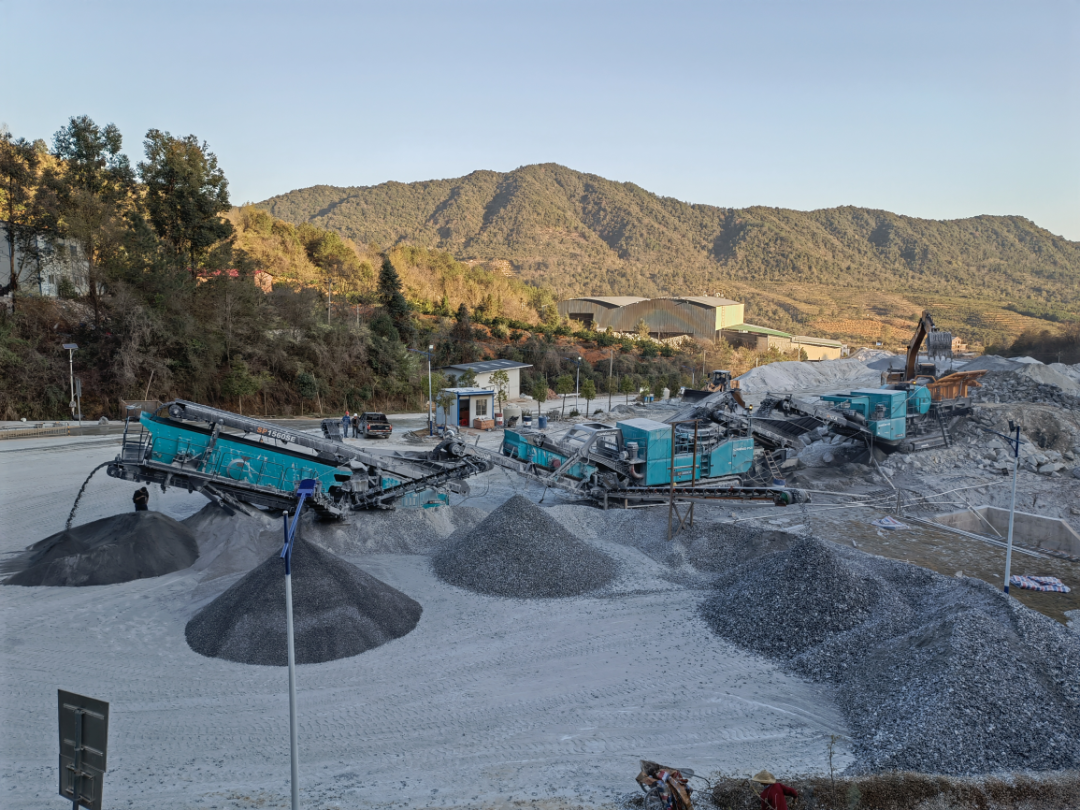 高机能+优服务！3499拉斯维加斯线路普石勒移动破碎筛分成套设备“沉拳出击”