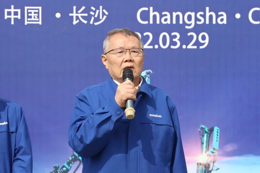 征战全球市。3499拉斯维加斯线路智能凿岩设备批量发货