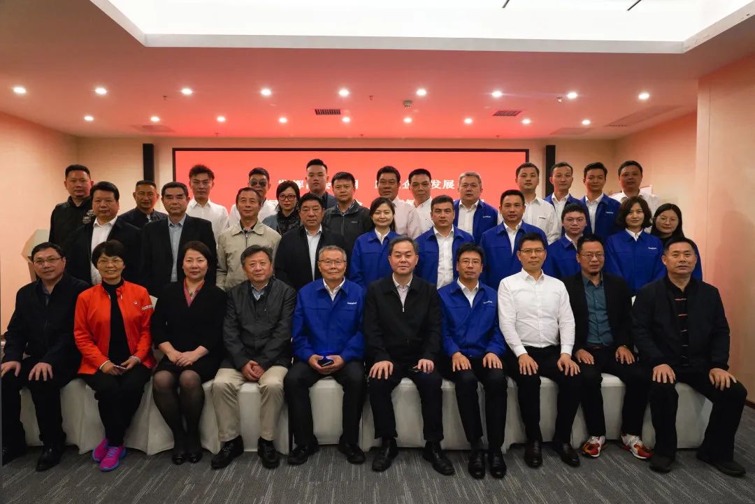 抱团出海，携手共赢！何清华带队赴湖南异地商会结合会造访互换