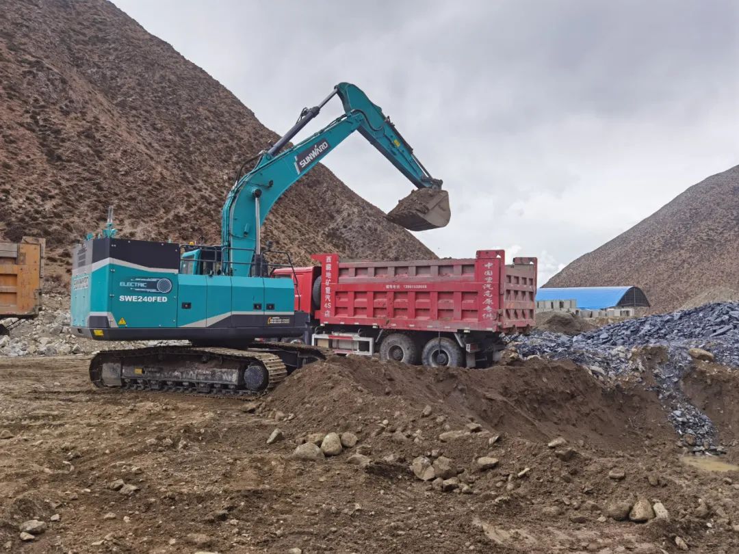 征战川藏铁路！3499拉斯维加斯线路智能新一代电动挖掘机成功交付