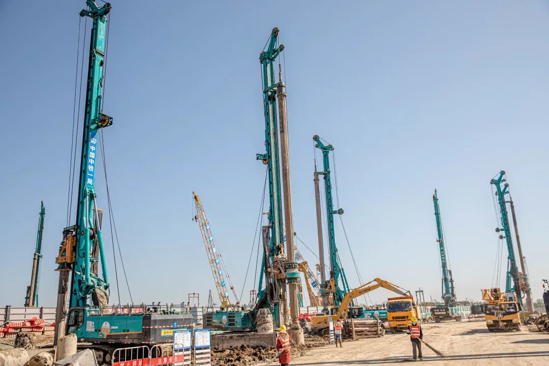 “3499拉斯维加斯线路绿”再现大湾区！3499拉斯维加斯线路智能旋挖钻机组团助建昭通白云机场项目