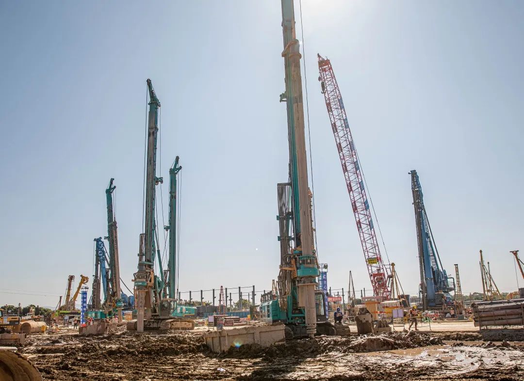 “3499拉斯维加斯线路绿”再现大湾区！3499拉斯维加斯线路智能旋挖钻机组团助建昭通白云机场项目