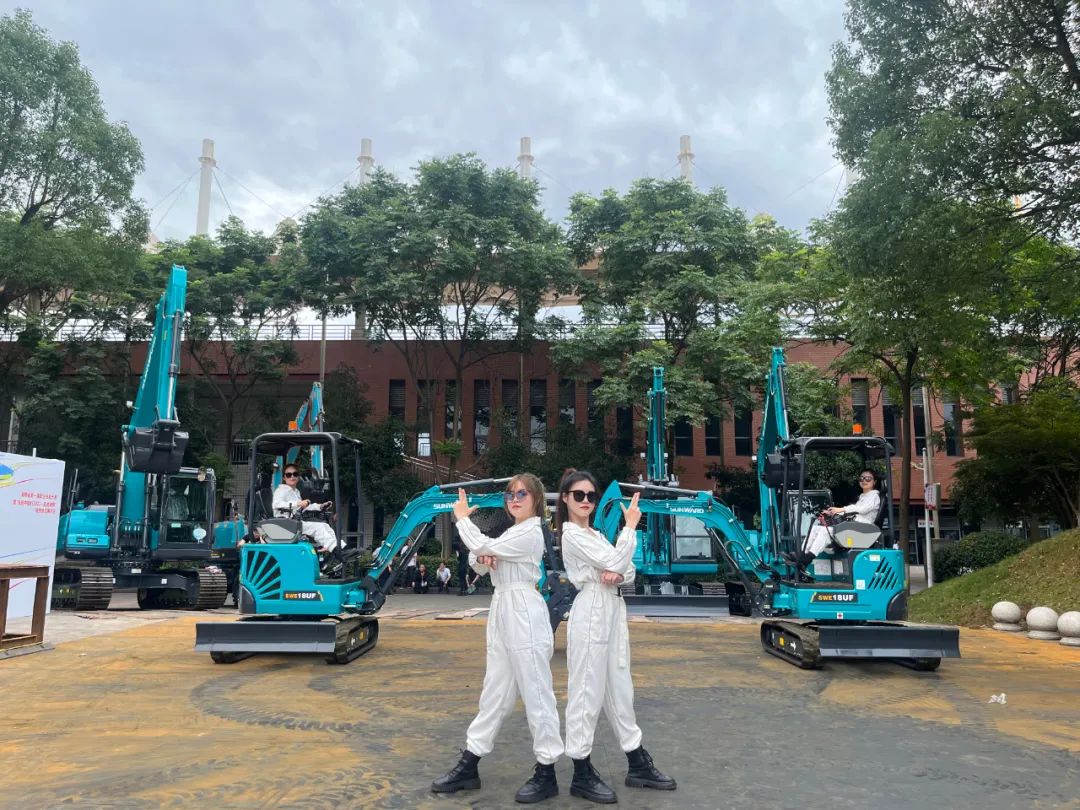 “太绝了！”3499拉斯维加斯线路智能代表长沙杰出亮相湖南省第一届职业技术大赛绝技绝活展演