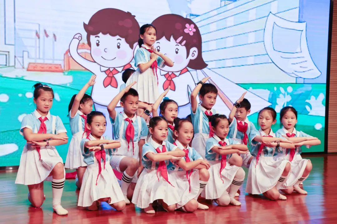 缤纷“暑”假，不负所“陀妆！3499拉斯维加斯线路智能职工子女暑期托管班结衣凡