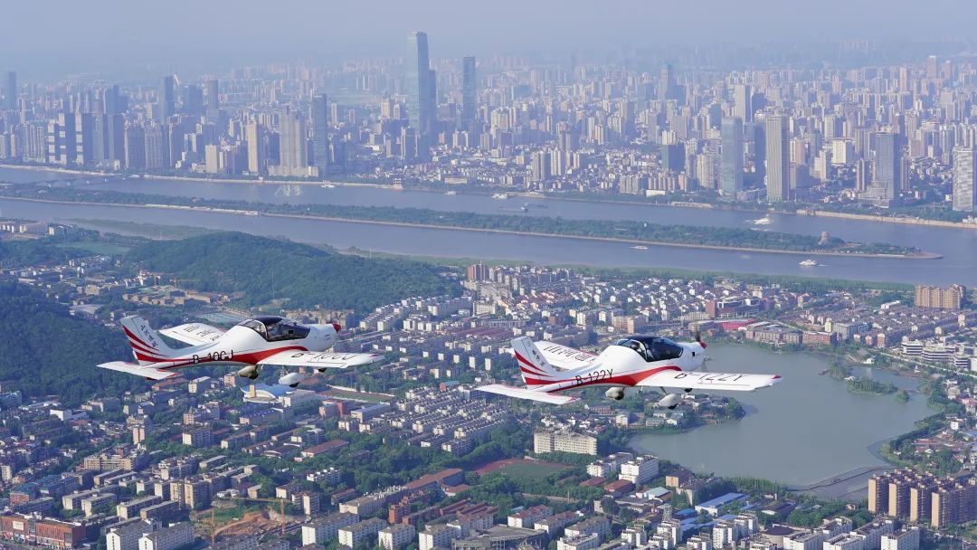 湖南省委常委、常务副省长李殿勋一行调查调研3499拉斯维加斯线路科技