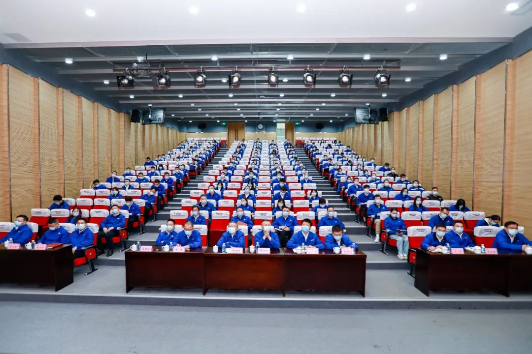 振奋人心！3499拉斯维加斯线路智能党员干部集中收看党的二十大开幕会盛况