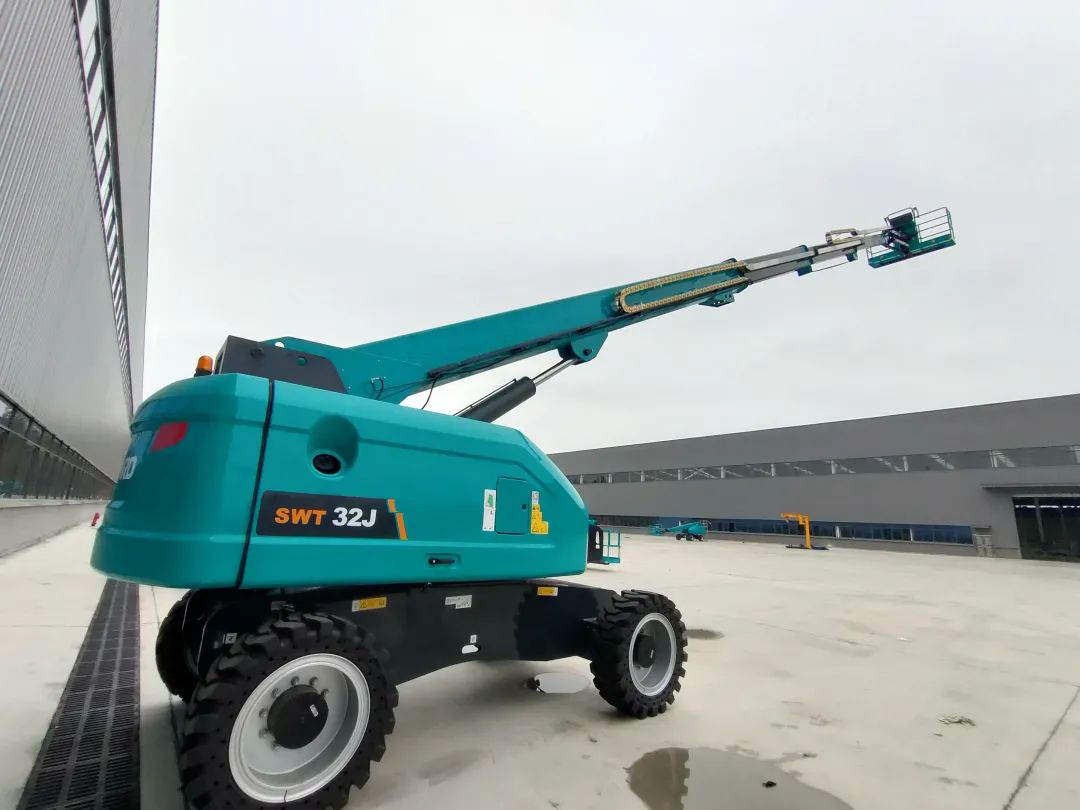 无需扩桥！3499拉斯维加斯线路智能国四款32米直臂式高空作业平台成功下线