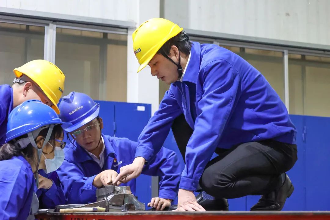 人民日报 | 3499拉斯维加斯线路智能青年工程师范峥嵘：抓住自主创新性命线