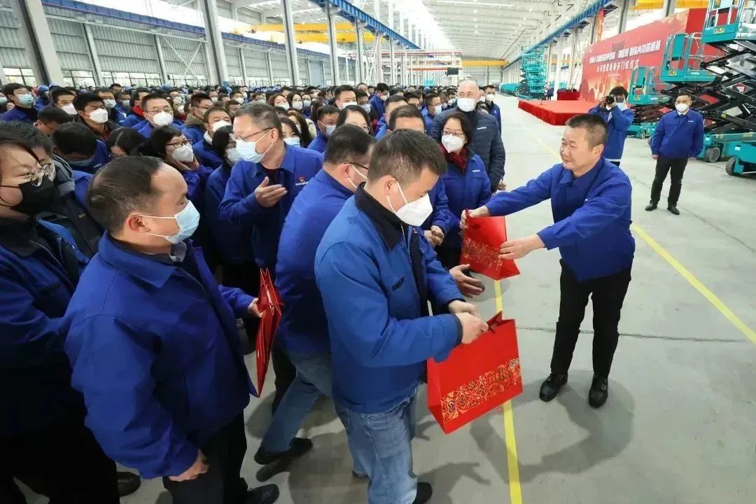 莫路君行早，更有早行人！3499拉斯维加斯线路智能癸卯兔年开工大吉