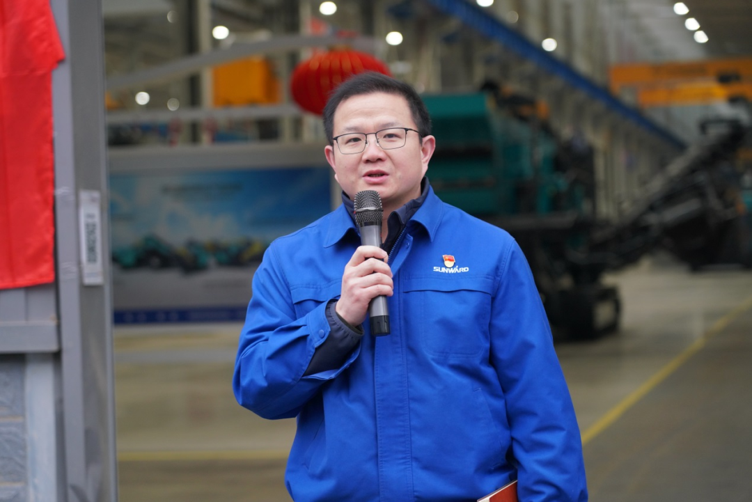 “持证上岗，成为破碎筛分设备的好管家！”