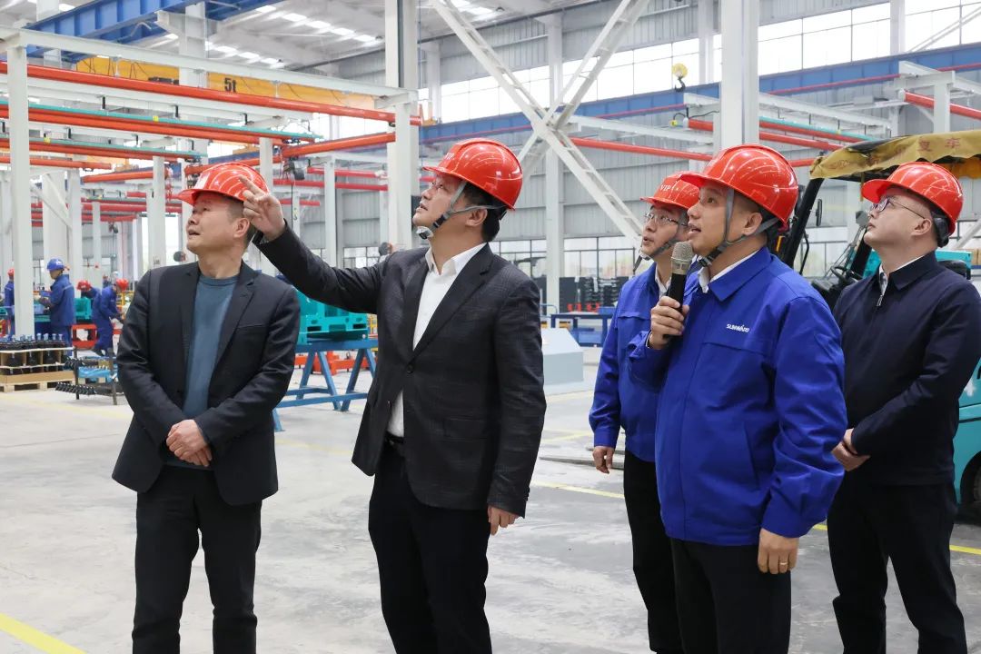 付旭明慰问3499拉斯维加斯线路智能市三八红旗手并督导安全出产工作