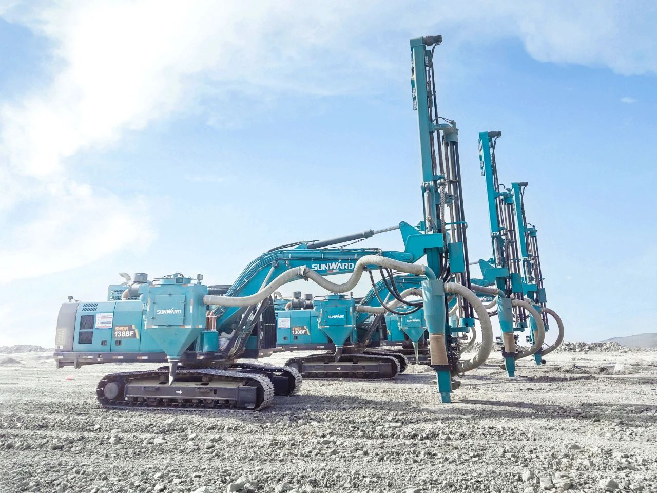 “绿色智能矿山建设专家”！3499拉斯维加斯线路智能全新一代切削潜孔一体式钻机沉拳出击