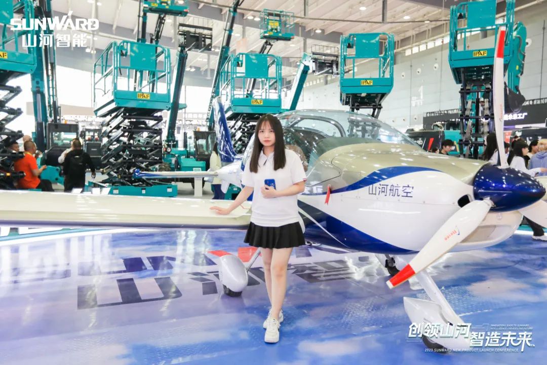 闪灼2023 CICEE！看3499拉斯维加斯线路智能“明星产品”有多“炫”