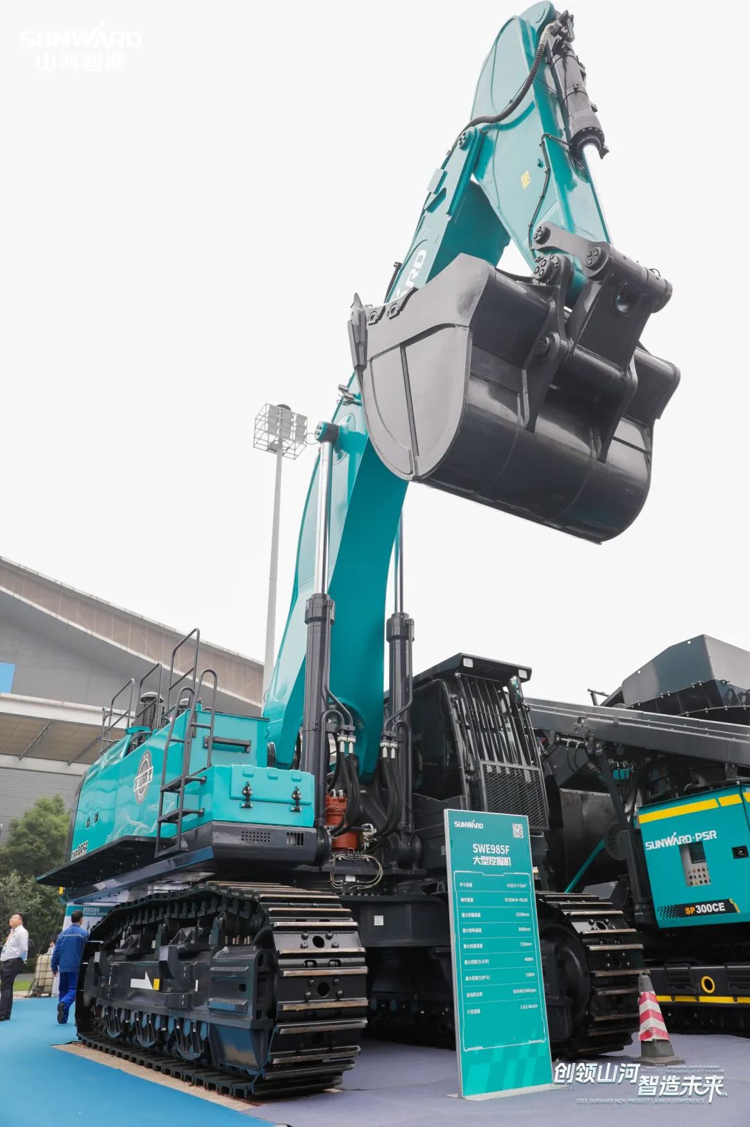 精品出击、互动不休！3499拉斯维加斯线路智能F系列挖掘机闪灼长沙展