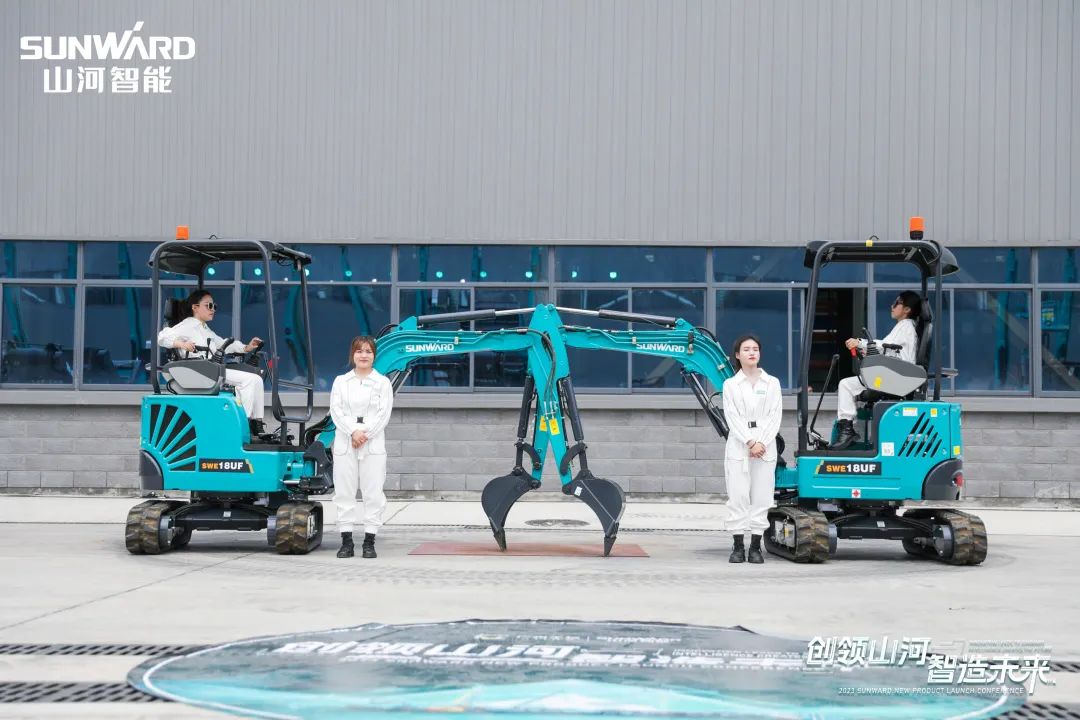 精品出击、互动不休！3499拉斯维加斯线路智能F系列挖掘机闪灼长沙展