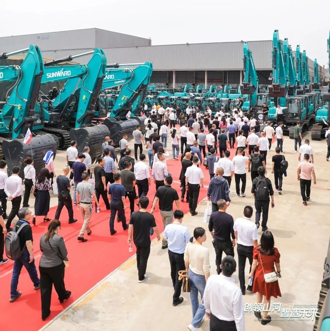 精品出击、互动不休！3499拉斯维加斯线路智能F系列挖掘机闪灼长沙展