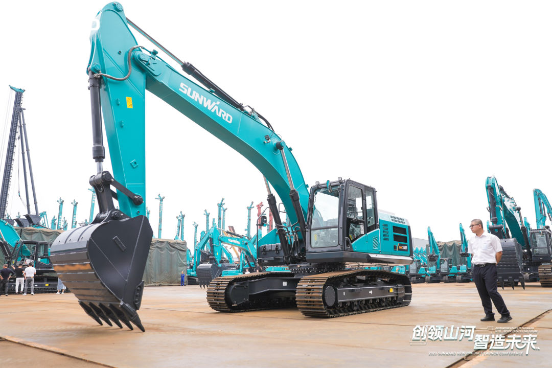 精品出击、互动不休！3499拉斯维加斯线路智能F系列挖掘机闪灼长沙展