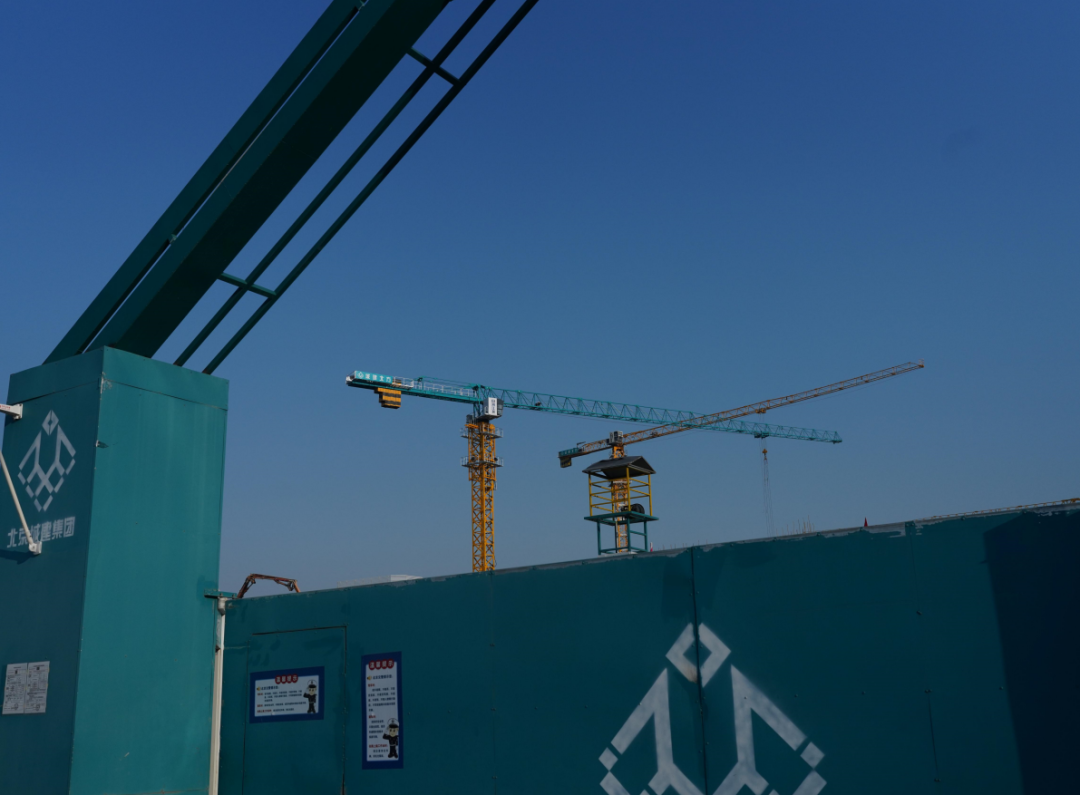 赶进度、抢节点！3499拉斯维加斯线路江麓助力北京市属沉点项目建设