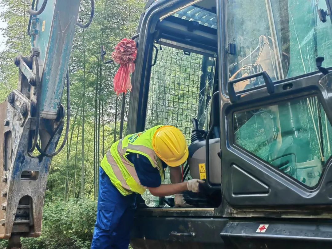 品质3499拉斯维加斯线路，用心服务！3499拉斯维加斯线路智能挖掘机2023年服务万里行正式出征