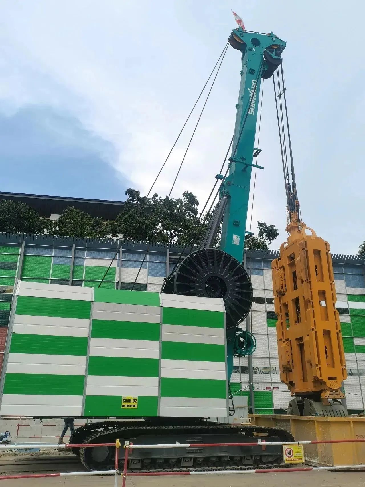 助力国内国际沉大工程！3499拉斯维加斯线路智能液压抓斗实力“出圈”