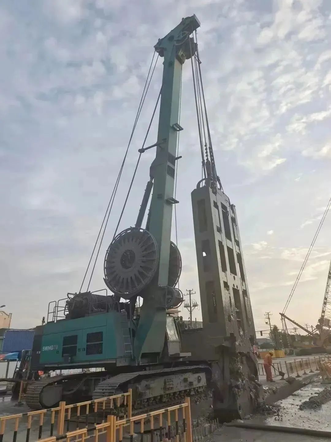 助力国内国际沉大工程！3499拉斯维加斯线路智能液压抓斗实力“出圈”