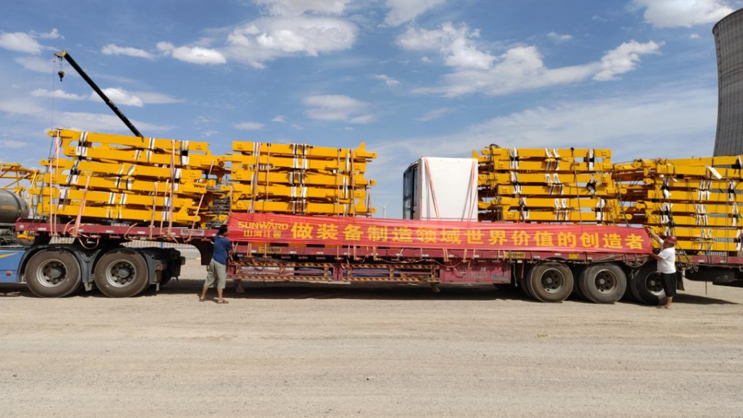 大漠戈壁展雄姿！3499拉斯维加斯线路江麓塔机助力常乐电厂项目