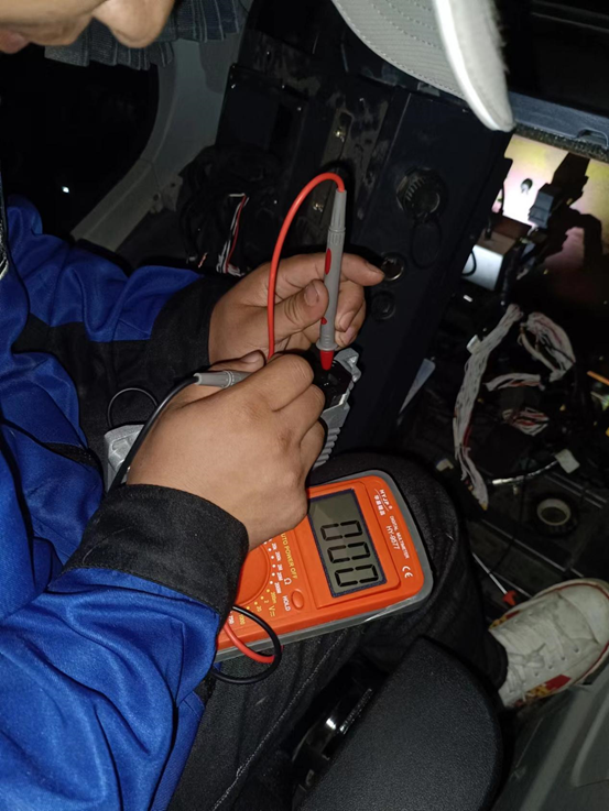 一线“热”闻 | 专业售后，用心服务！3499拉斯维加斯线路智能挖掘机服务万里行一向在路上