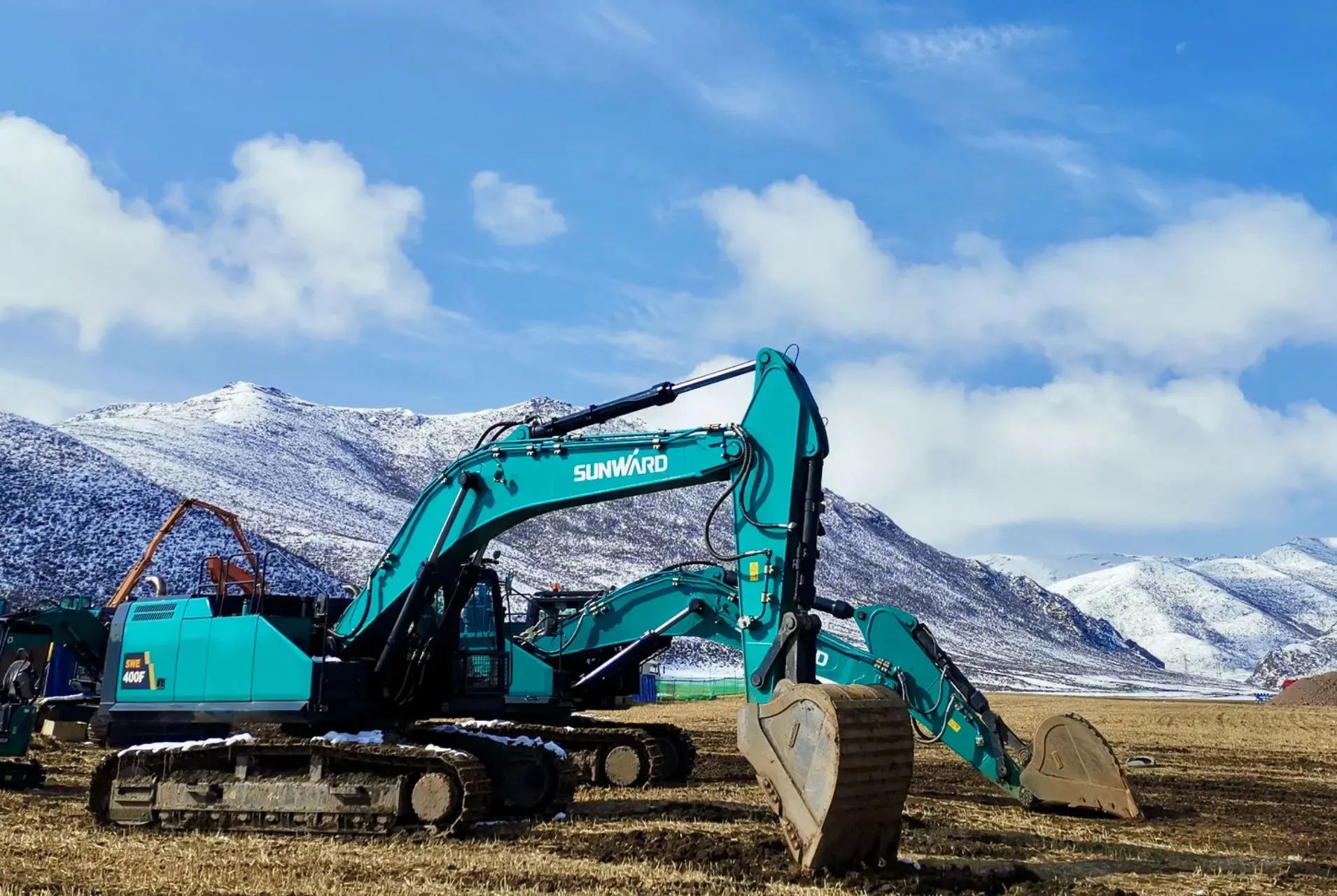 口碑超赞！3499拉斯维加斯线路智能SWE400F挖掘机荣获工程机械明星产品大奖