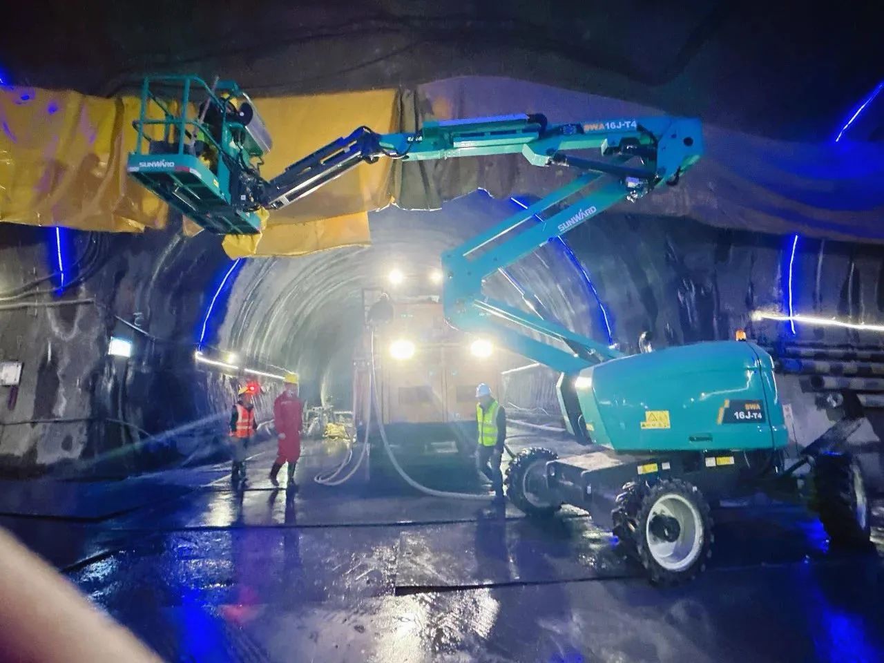 不惧高海拔挑战！3499拉斯维加斯线路智能高空机械实力助建川藏铁路