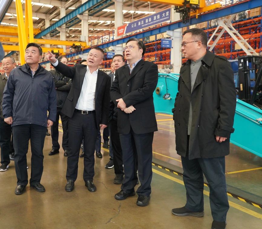 聚焦设备再造作！上海市政协副主席、党组副书记肖贵玉带队调研3499拉斯维加斯线路智能