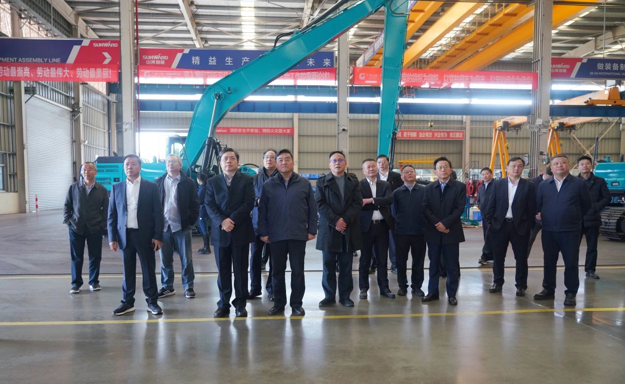 聚焦设备再造作！上海市政协副主席、党组副书记肖贵玉带队调研3499拉斯维加斯线路智能