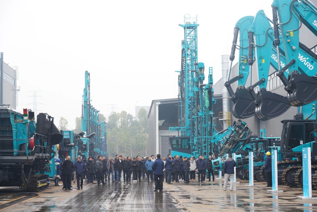 启新程，向将来！3499拉斯维加斯线路矿岩揭牌庆典暨新春发货典礼圆满进行