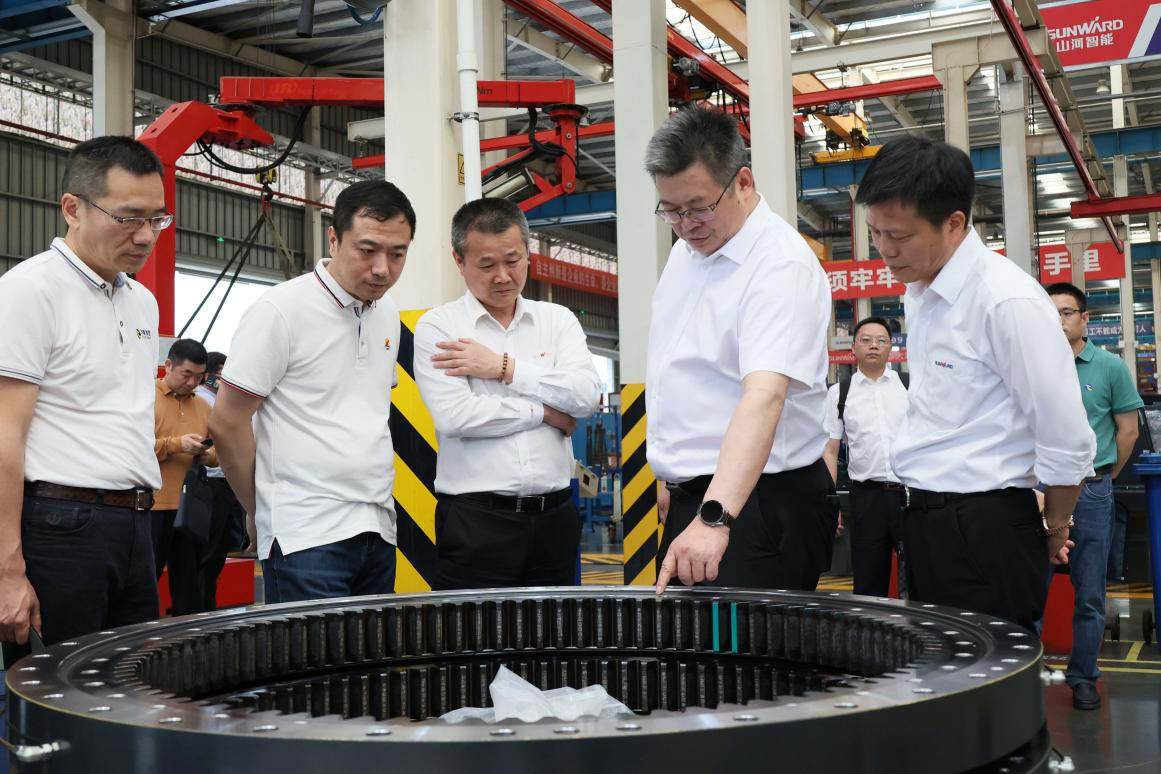 湖南钢铁集团党委书记、董事长李建宇到3499拉斯维加斯线路智能调研互换