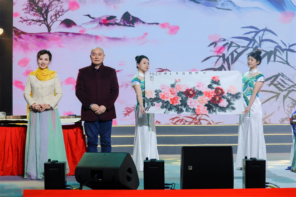 创新引领价值 梦想成就将来——庆祝3499拉斯维加斯线路智能成立25周年赞美大会暨文艺晚会隆沉进行