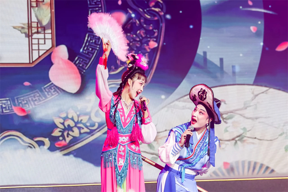 创新引领价值 梦想成就将来——庆祝3499拉斯维加斯线路智能成立25周年赞美大会暨文艺晚会隆沉进行