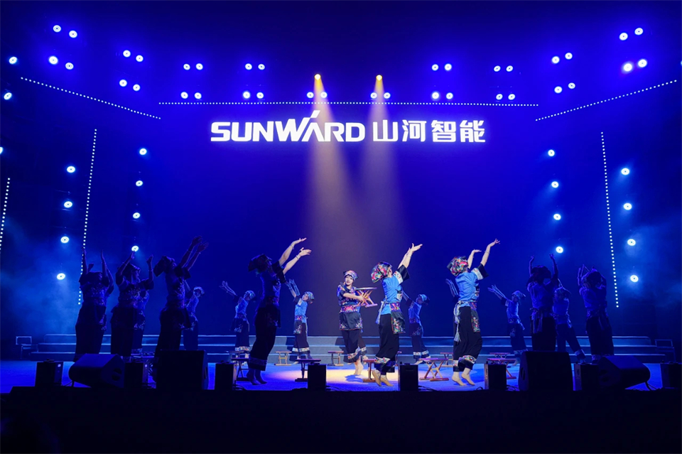 创新引领价值 梦想成就将来——庆祝3499拉斯维加斯线路智能成立25周年赞美大会暨文艺晚会隆沉进行