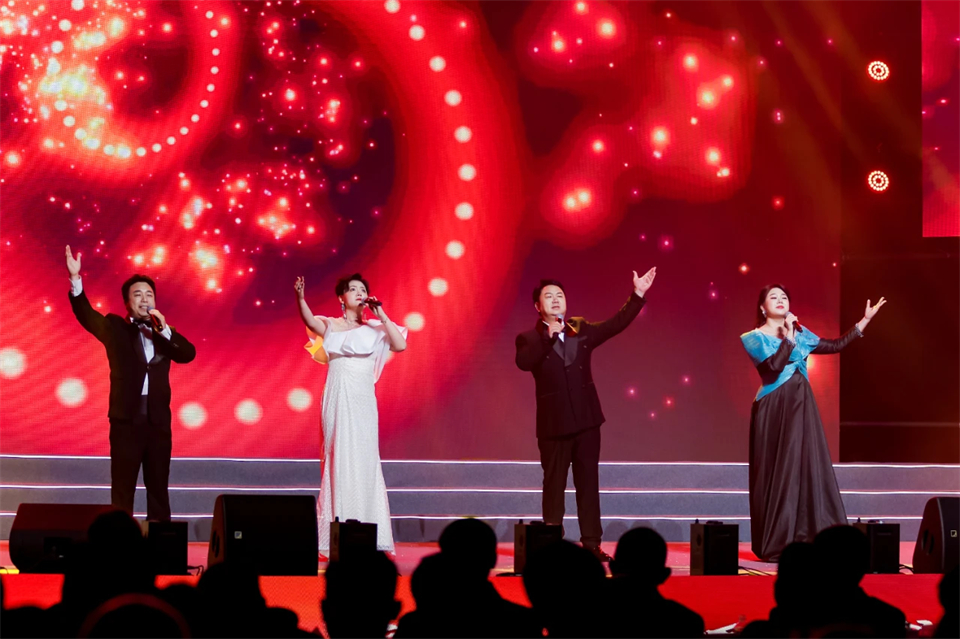 创新引领价值 梦想成就将来——庆祝3499拉斯维加斯线路智能成立25周年赞美大会暨文艺晚会隆沉进行