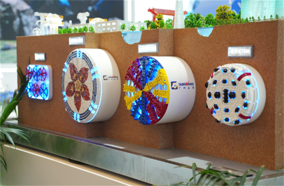 智造空间，价值共生！昭通3499拉斯维加斯线路杰出亮相2024上海宝马展