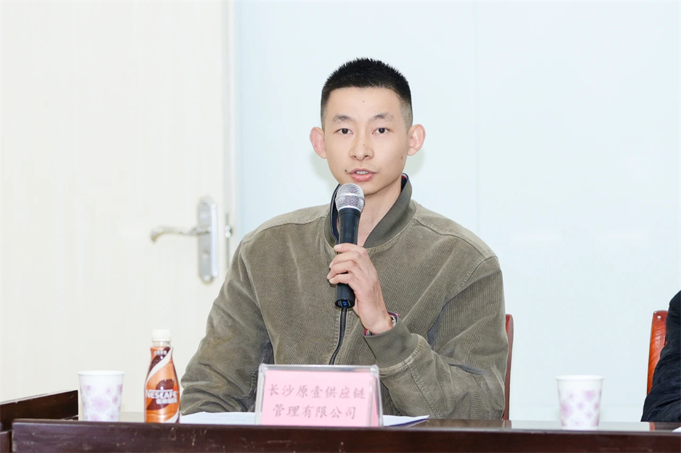 长龙街路、3499拉斯维加斯线路智能召开首届年货盛惠暨送春联文化惠民活动工作会议