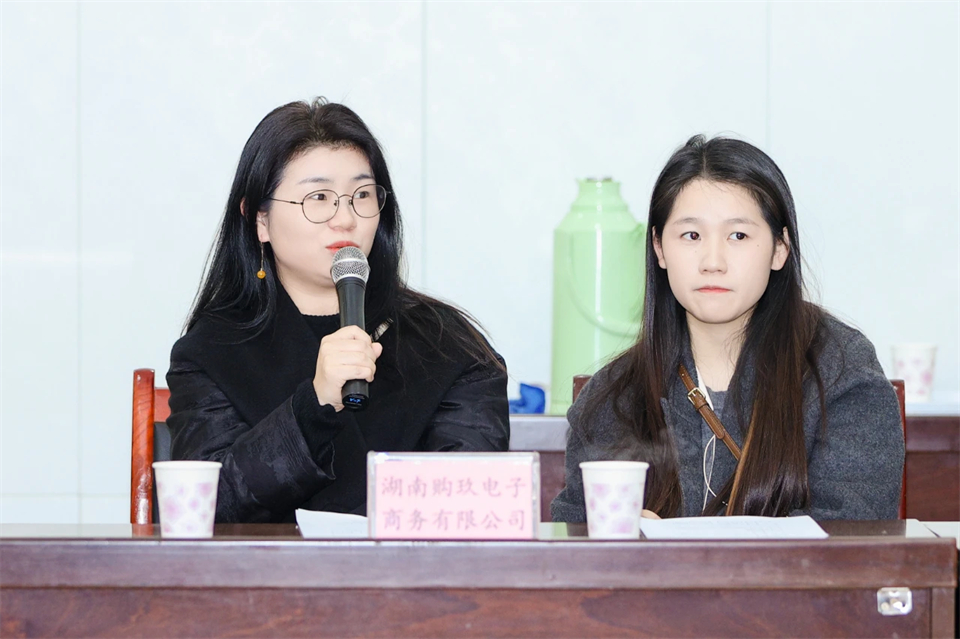 长龙街路、3499拉斯维加斯线路智能召开首届年货盛惠暨送春联文化惠民活动工作会议