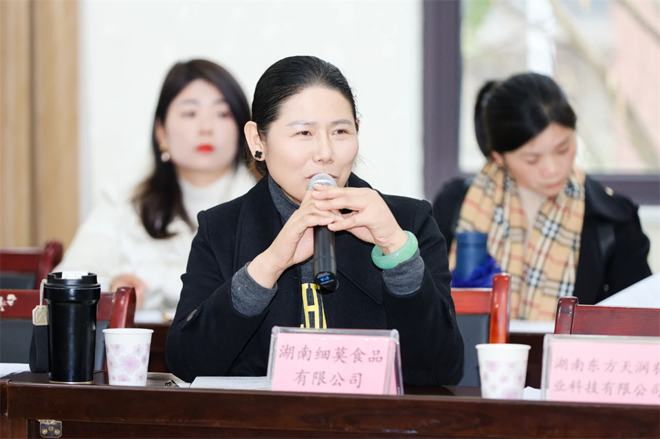 长龙街路、3499拉斯维加斯线路智能召开首届年货盛惠暨送春联文化惠民活动工作会议