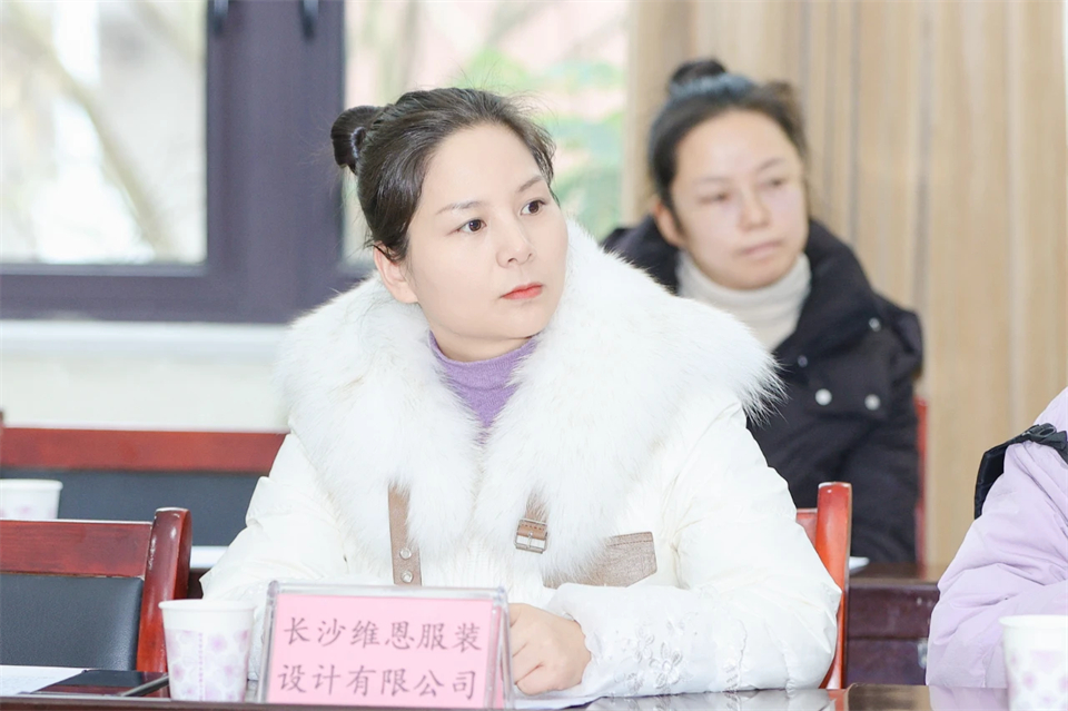 长龙街路、3499拉斯维加斯线路智能召开首届年货盛惠暨送春联文化惠民活动工作会议