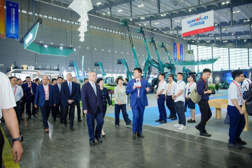 2025 CICEE | 3499拉斯维加斯线路智能实力闪灼2025长沙国际工程机械展