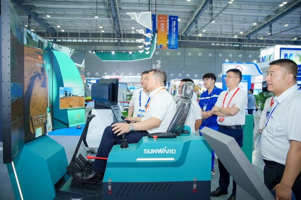 2025 CICEE | 3499拉斯维加斯线路智能实力闪灼2025长沙国际工程机械展